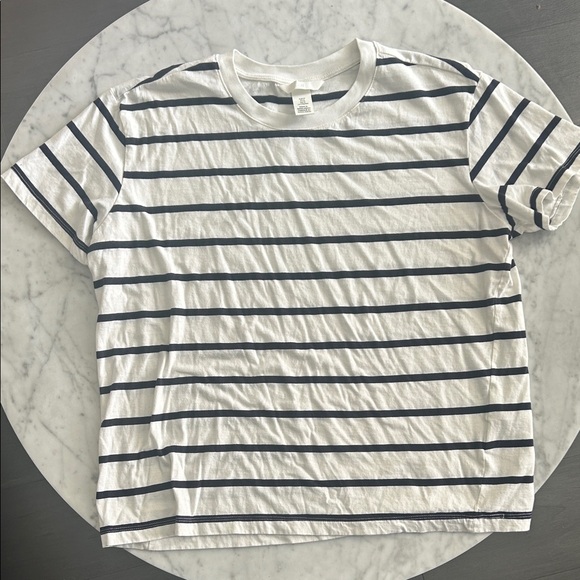 H&M boyfriend t-shirt size medium - Picture 1 of 3